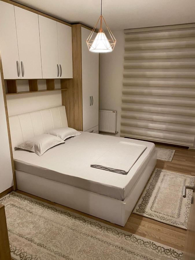 Violin 2 Bedroom Apartment Downtown プリズレン エクステリア 写真